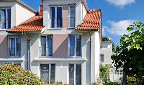 - Free of commission - Modern semi-detached house with high-quality fittings on Öjendorfer See