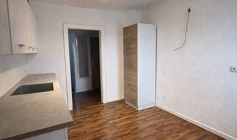 Living by the park! Quiet and bright 3-room apartment on the 3rd floor.