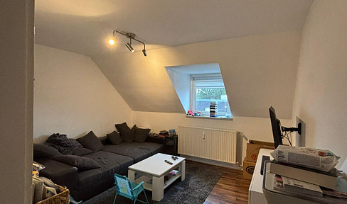 Living by the park! Quiet and bright 3-room apartment on the 3rd floor.