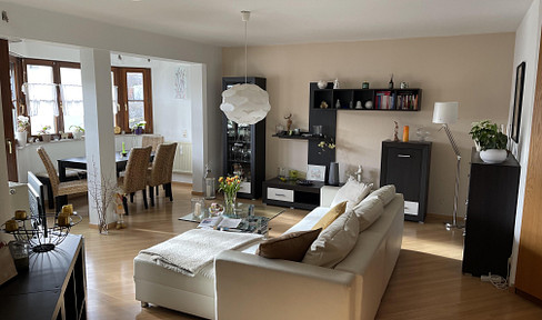 Free of commission - 3-room apartment close to the center in a well-kept apartment building