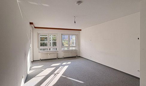 Commission-free | Directly on the banks of the Main: Bright 3-room apartment with balcony in the Deutschherrnviertel