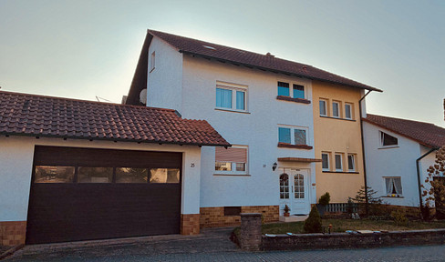Large detached/two-family house in a dream location - lots of space, lots of possibilities, no estate agent!