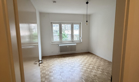 Renovated 2-flat near Berger Strasse with a view of Bethmannpark