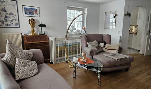 Spacious first floor apartment with garden