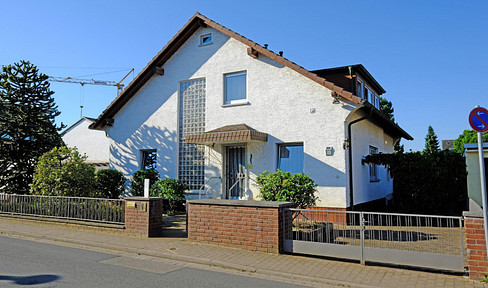 Freistehendes Ein- bis Zweifamilienhaus in Toplage
