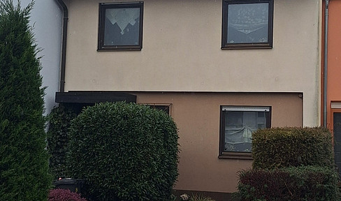 Reihenhaus in Schöllbronn, tolle Lage, schallisoliert