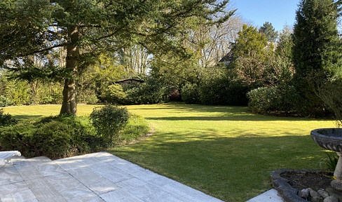 Luxury villa with a dreamlike property in a prime location!