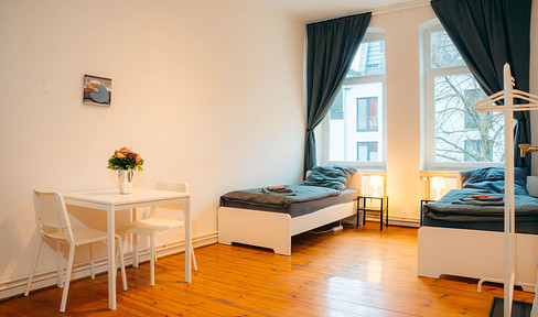 118 m² with floorboards, EBK & balcony - old building dream in the desert