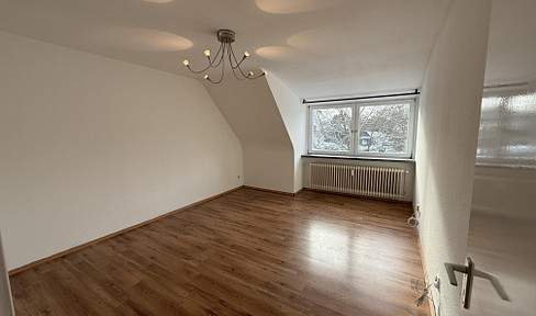 Niendorf Apartment, 4 rooms + GARAGE *available immediately* - no realtor fees.