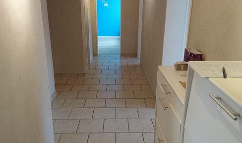 3.5 room upper floor apartment with EBK and balcony in Maubach
