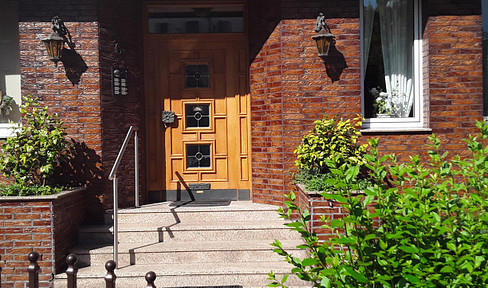 Attic apartment 2.5 rooms in Essen