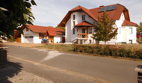 Neuwertiges Gehobenes 1 Familien Landhaus mit ausgebautem Dach