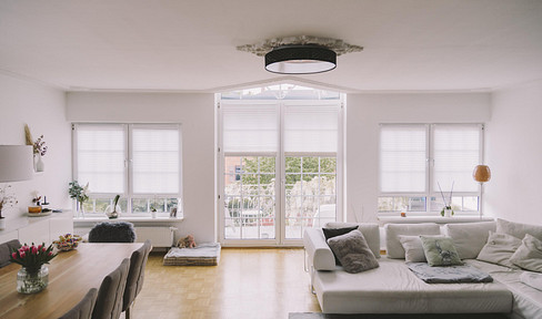 Altbau mit Charakter: Großzügiges Wohnen & Arbeiten auf 140 m² – mit 3 Balkonen – ruhig & zentral