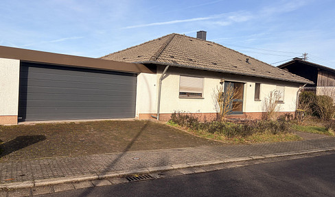 Freistehender Bungalow mit Einliegerwohnung in begehrter Randlage von Marpingen-Berschweiler