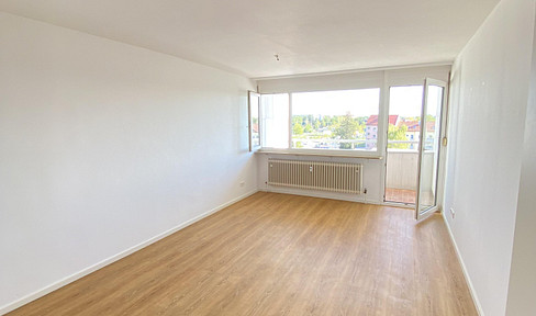 Bright renovated 3.5 room apartment 2 balconies and parking space