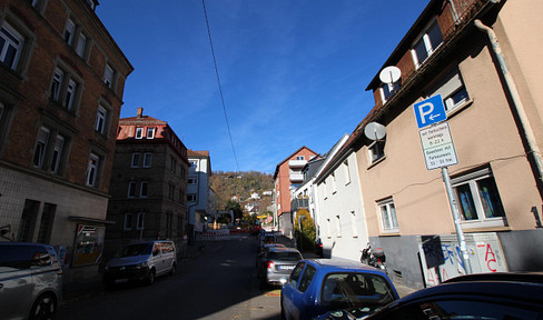 Frisch Renovierte 3 - Zimmer D G Wohnug mit Garagenstellplatz