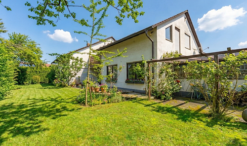 Rare opportunity - detached house in prime residential area