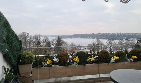 Unique location in Wilhelmstadt with unobstructed water views across the Havel to Wannsee