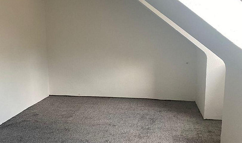 Bright 2-room apartment in a good location in Duisburg Neudorf.