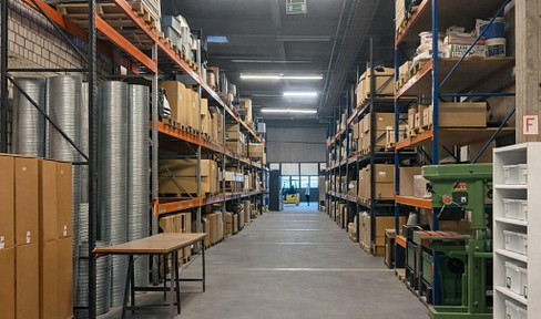 Warehouse and office space available for rent, located on the ground floor in a good location in Frankfurt. Includes high-bay racking.