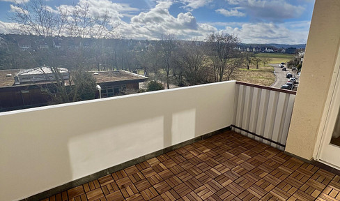 Refurbished 5-room maisonette apartment with far-reaching views