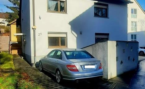 Detached family home in NT-Zizishausen, available without the need for a real estate agent / with excellent transport links.