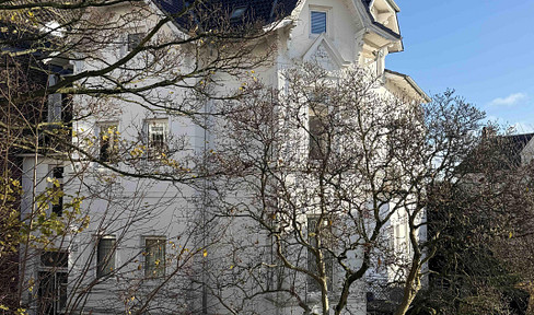 Gartenetage mit Loft-Charakter im Blankeneser Treppenviertel - feiner Elbblick