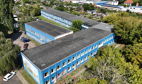 Free of commission: Office building with expansion potential and approved hotel perspective