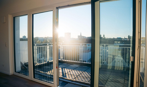 Luxurious maisonette penthouse in prime city center location