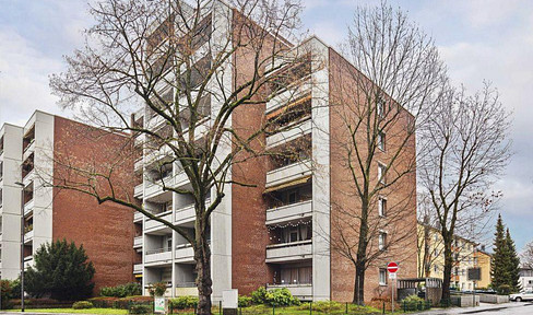 Bright 3-room apartment in a central & natural location in Refrath with loggia and parking space