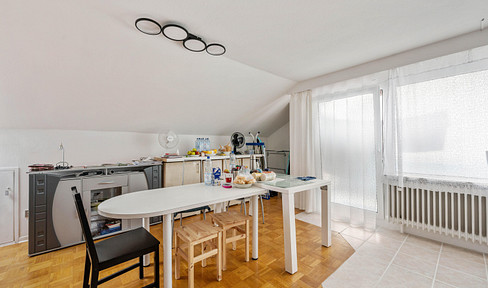 Helle 3 Zi-Wohnung mit Balkon und Garage in Aussichtsreicher Lage als Kapitalanlage *PROVISIONSFREI*