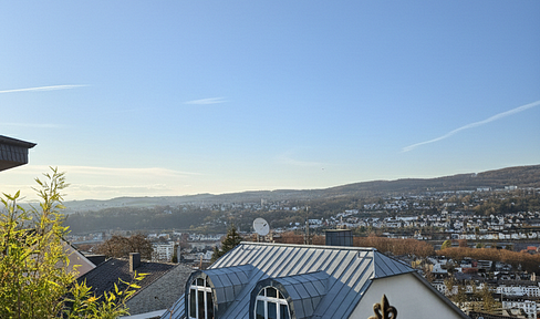 Commission-free: A rare opportunity on the Karthause estate - A genuine, shared multi-family house in an exclusive location.