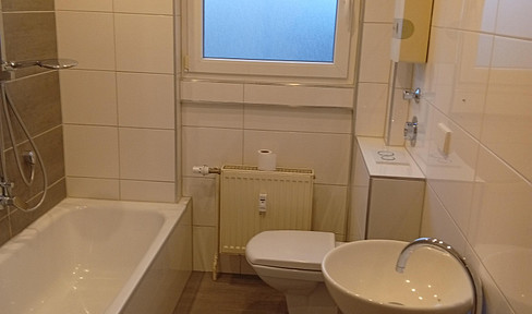 Hochwertige sanierte Dreizimmerwohnung im 4. OG mit Balkon in Heppenheim