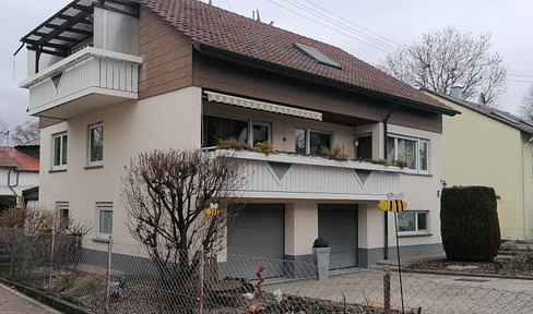 Semi-detached house in Waiblingen - Spacious property • Two living units • Flexible usage.