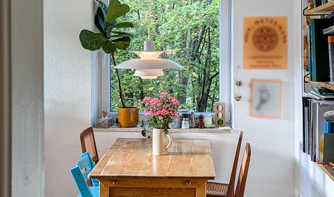 Cozy and bright 3-room apartment. No agency fees and great potential!