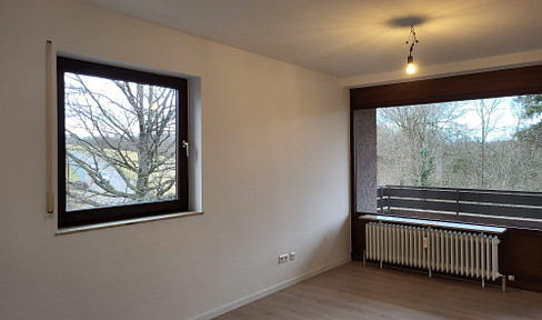 Erstbezug nach Renovierung | 2-Zimmer mit EBK und Balkon