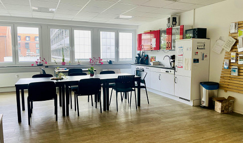 Commercial space 250-750 m² in a central location in Kiel, commission-free