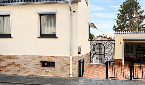 Semi-detached house in Frankenthal (Pfalz) with very large garden, commission-free from private owner