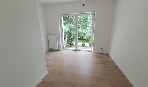 Fantastic 3 room ground floor apartment with terrace + two garages for rent