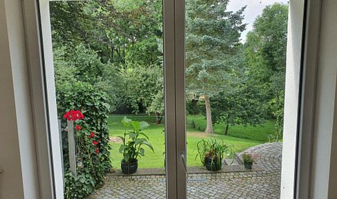 Fantastic 3 room ground floor apartment with two terraces + two garages + large garden for rent