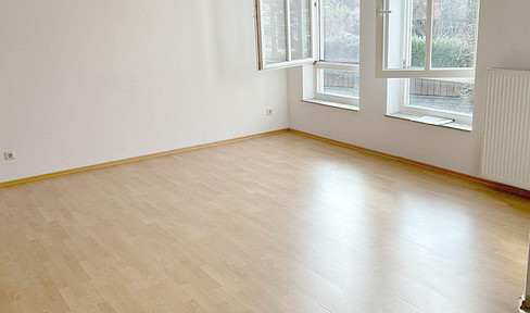 Sehr schöne, helle 3,5 Zi- Wohnung mit EBK, Balkon und Carport in Bad Wimpfen