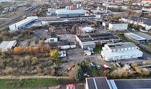 Commercial property with warehouse and production halls - commission-free direct from the owner