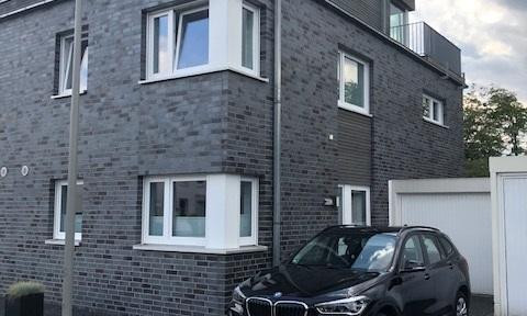 Modern semi-detached house with unobstructed views of the countryside