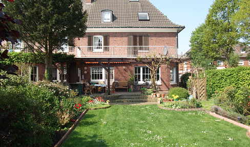 Multi-generation semi-detached house in an exclusive location