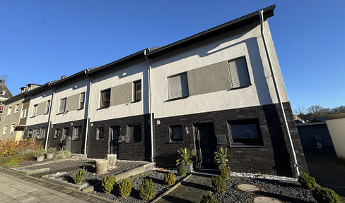 Family terraced house in mint condition with terrace, garage & unobstructed views (A+ class)