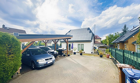 Detached house on corner plot in Bernau - PROVISON FREE