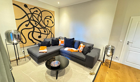 Voll möbliert, suchen Sie das besondere eine helle Wohnung mit Balkon und toller Einrichtung