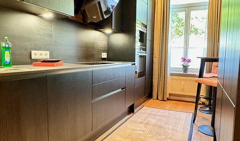 Voll möbliert, suchen Sie das besondere eine helle Wohnung mit Balkon und toller Einrichtung