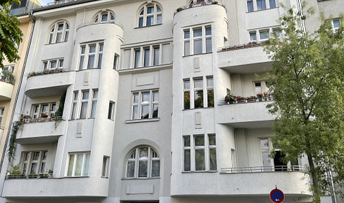 A great place to work – the office that supports your success!