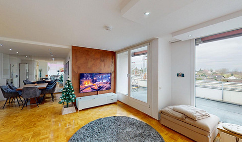 Condominium with spacious roof terrace